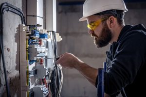 Expert Electricien Lyon Syndic de Copropriété Immeubles collectifs Prestataire liste des entreprises Meilleur électricien sérieux à Lyon Métropole Rhone 69